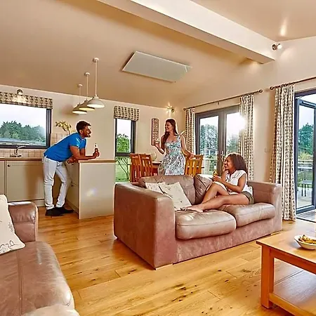 Hotel Cedar Retreats Northallerton