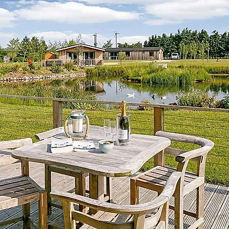 Cedar Retreats Hotel