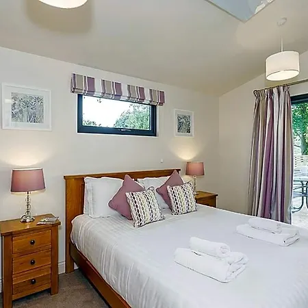 Hotel Cedar Retreats *