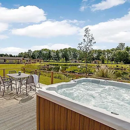 Hotel Cedar Retreats